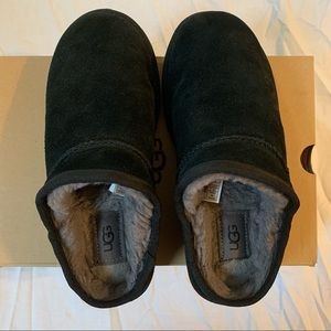 NEW CLASSIC UGG SLIPPERS